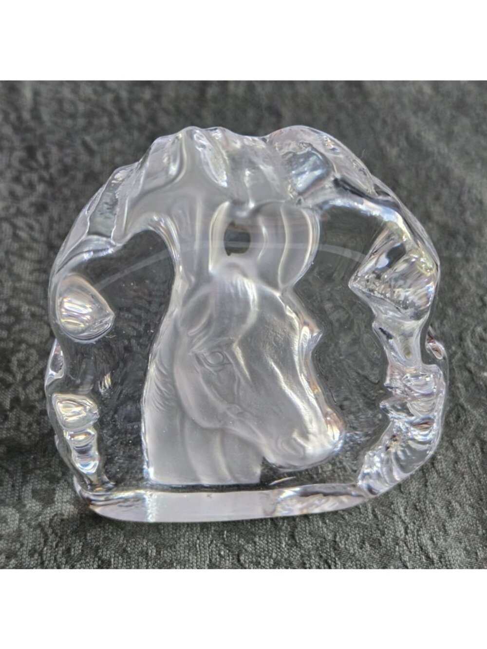 Heavy Crystal Glass Intaglio Horse Head Paperweight 4 inches Tall - Picture 2 of 9
